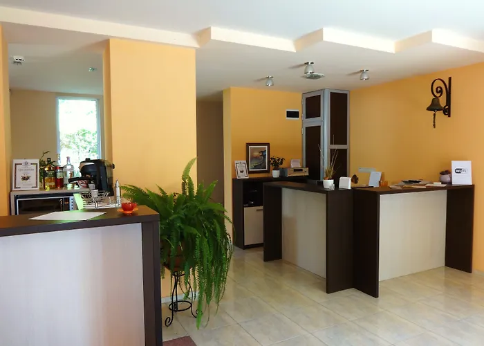 Motivi Saints Constantine and Helena